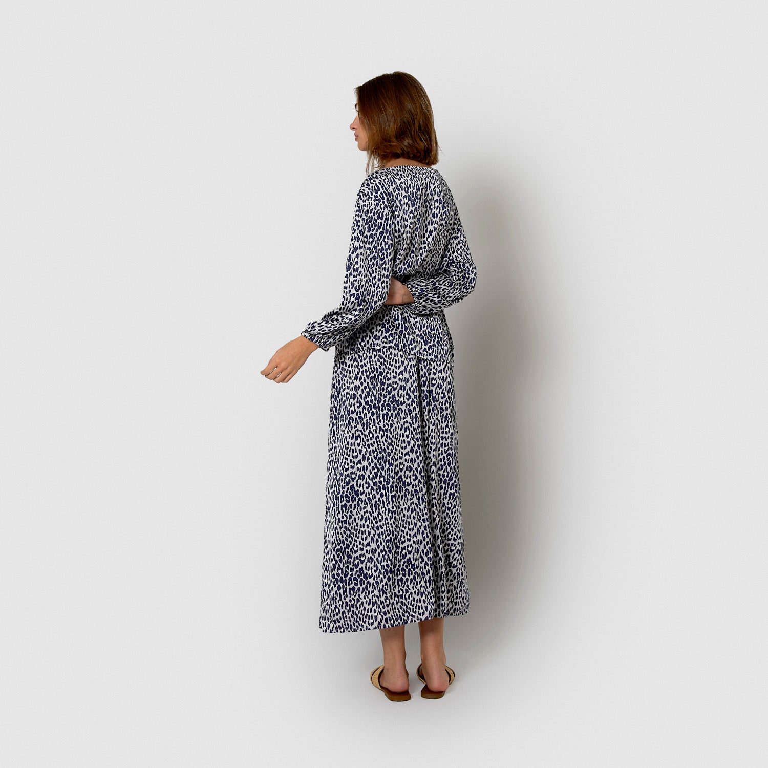 Gonna midi svasata in raso blu