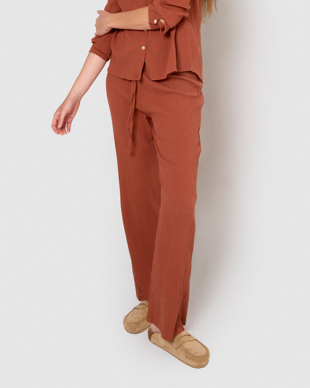 Pantalon en coton et lin à rosettes