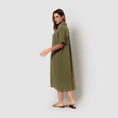muslin midi dress with flowing sleeves in hunting green