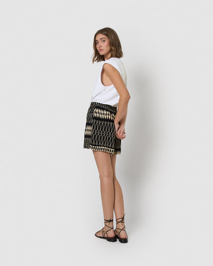 Pantalón corto bambula detalles plisados tulum beige