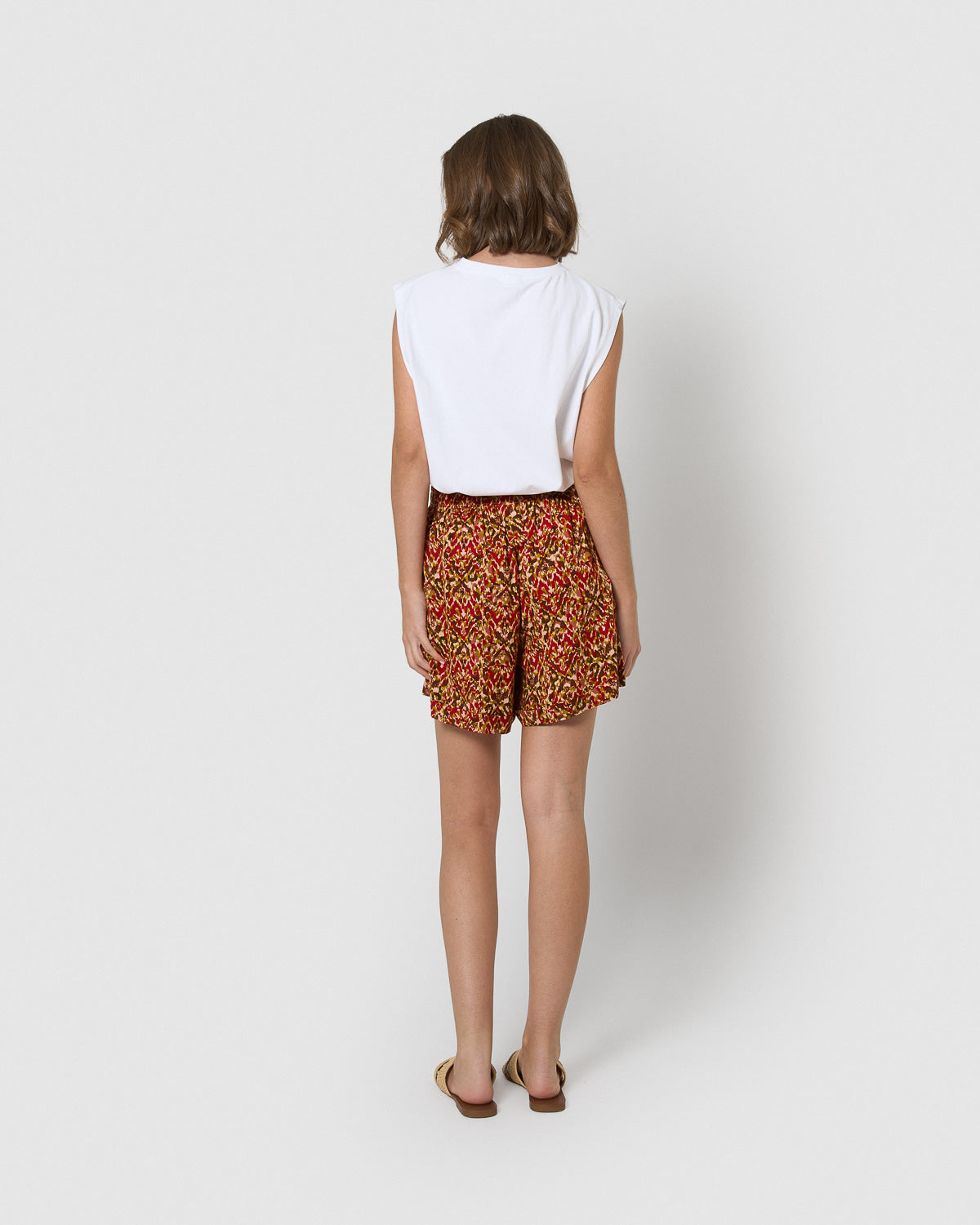 Pantalón corto bambula detalles plisados railay rojo