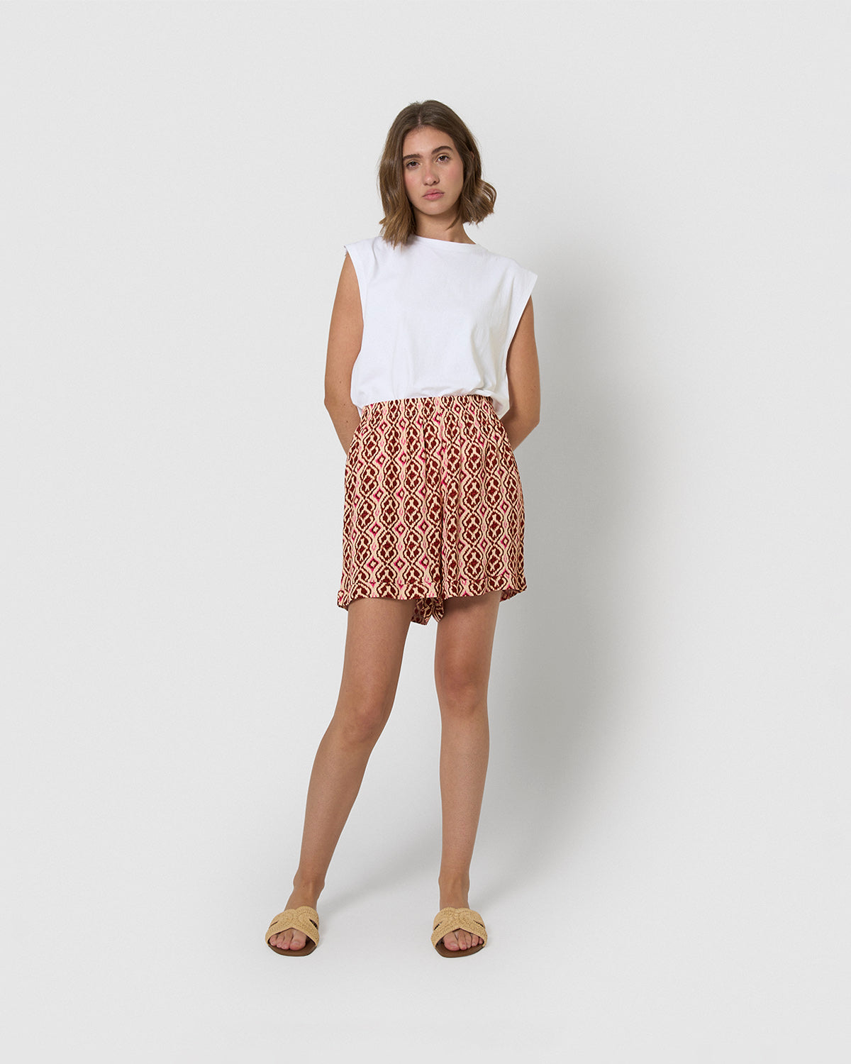 Pantalón corto bambula detalles plisados costwolds teja