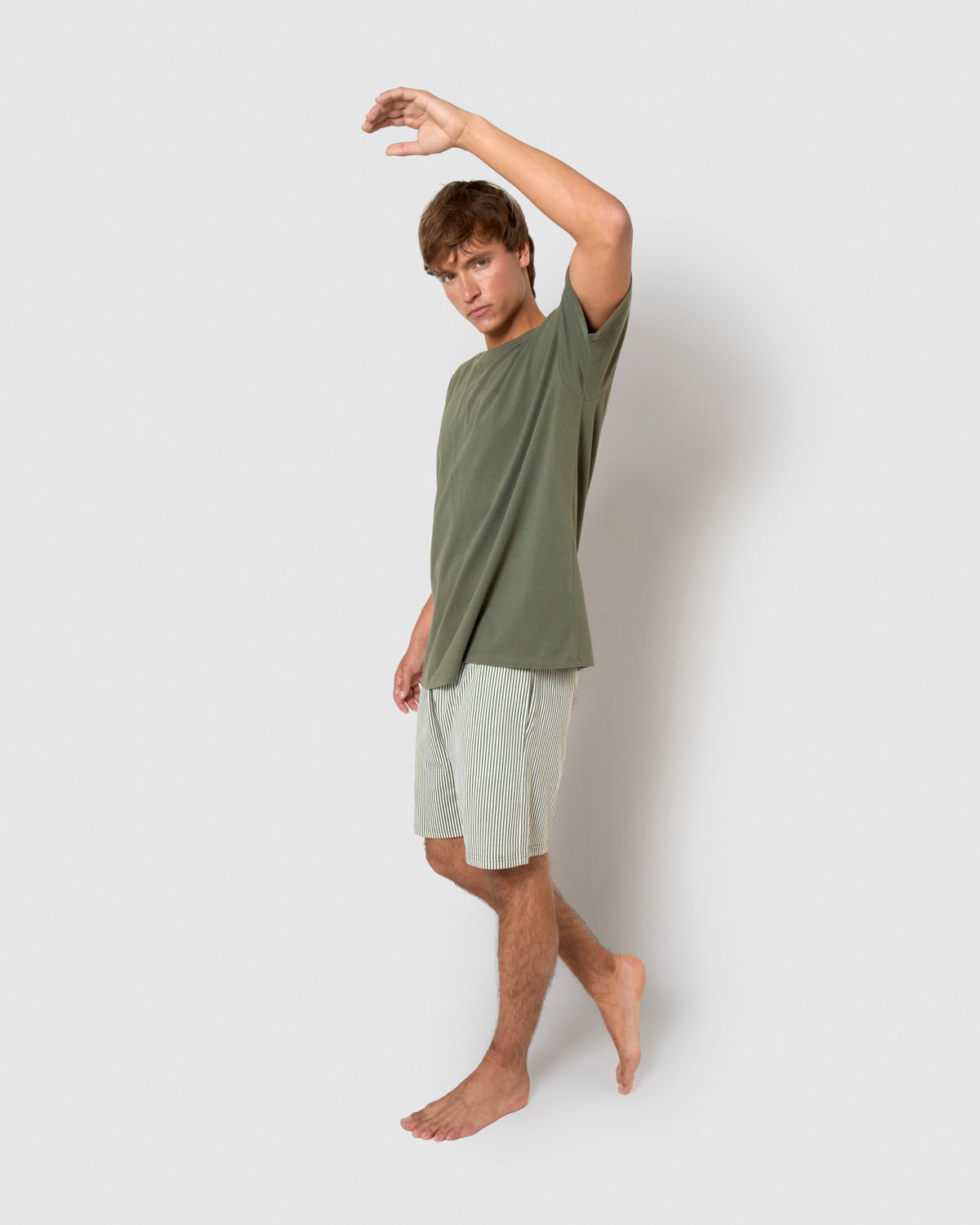 Pigiama corto in cotone a righe, verde cileno, stile caccia.