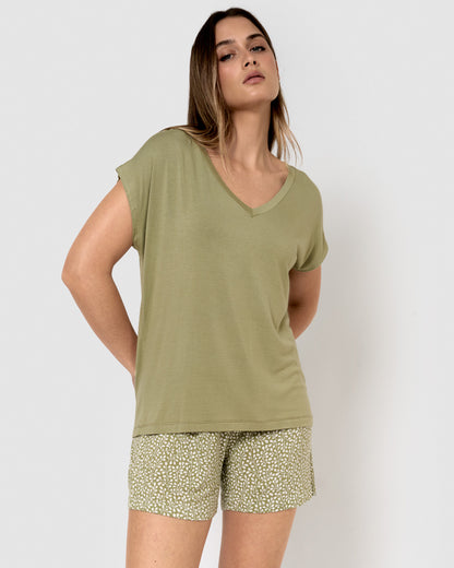 Pyjama court en viscose verte avec une girouette de chasse