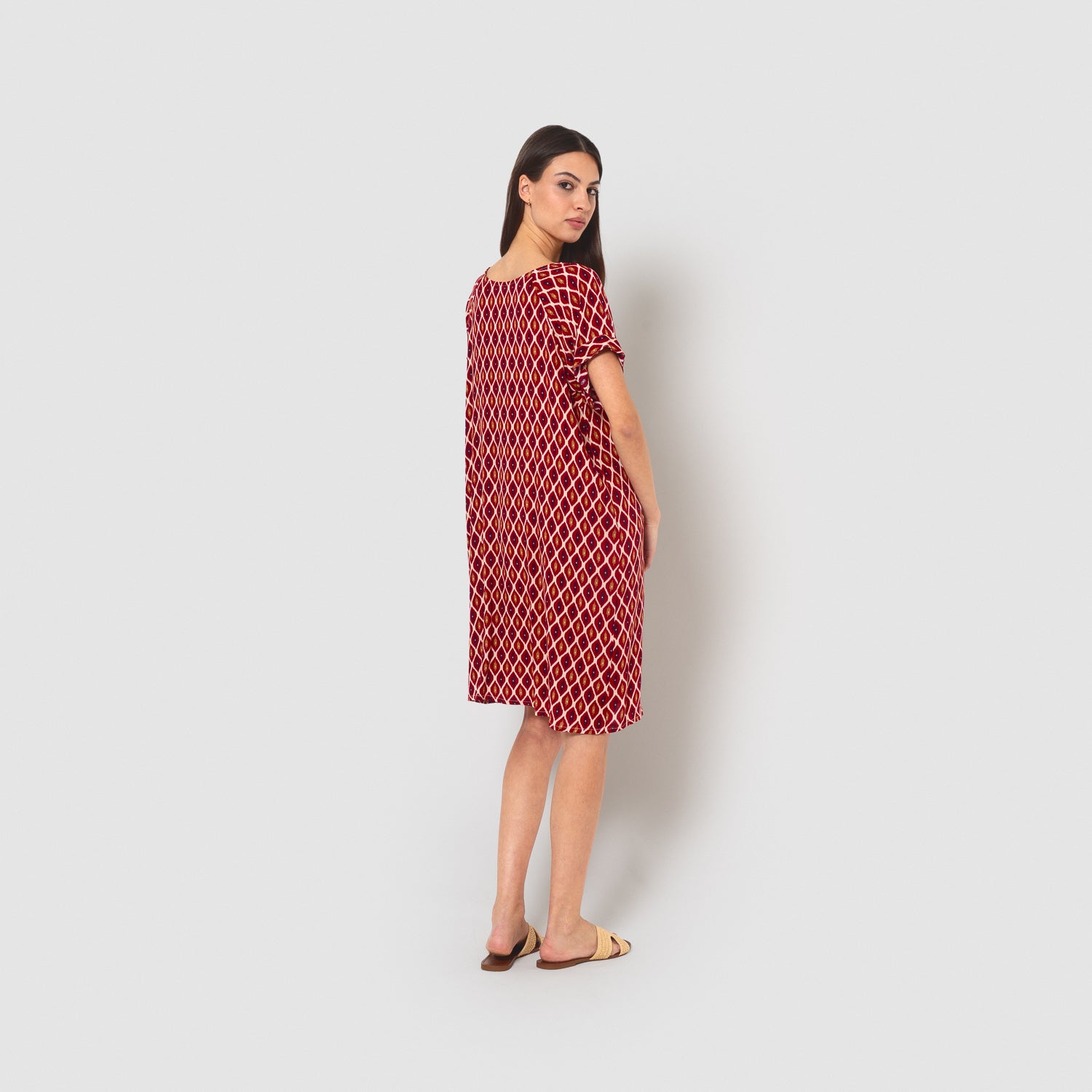Vestido corto bambula detalles plisados cartagena burdeos