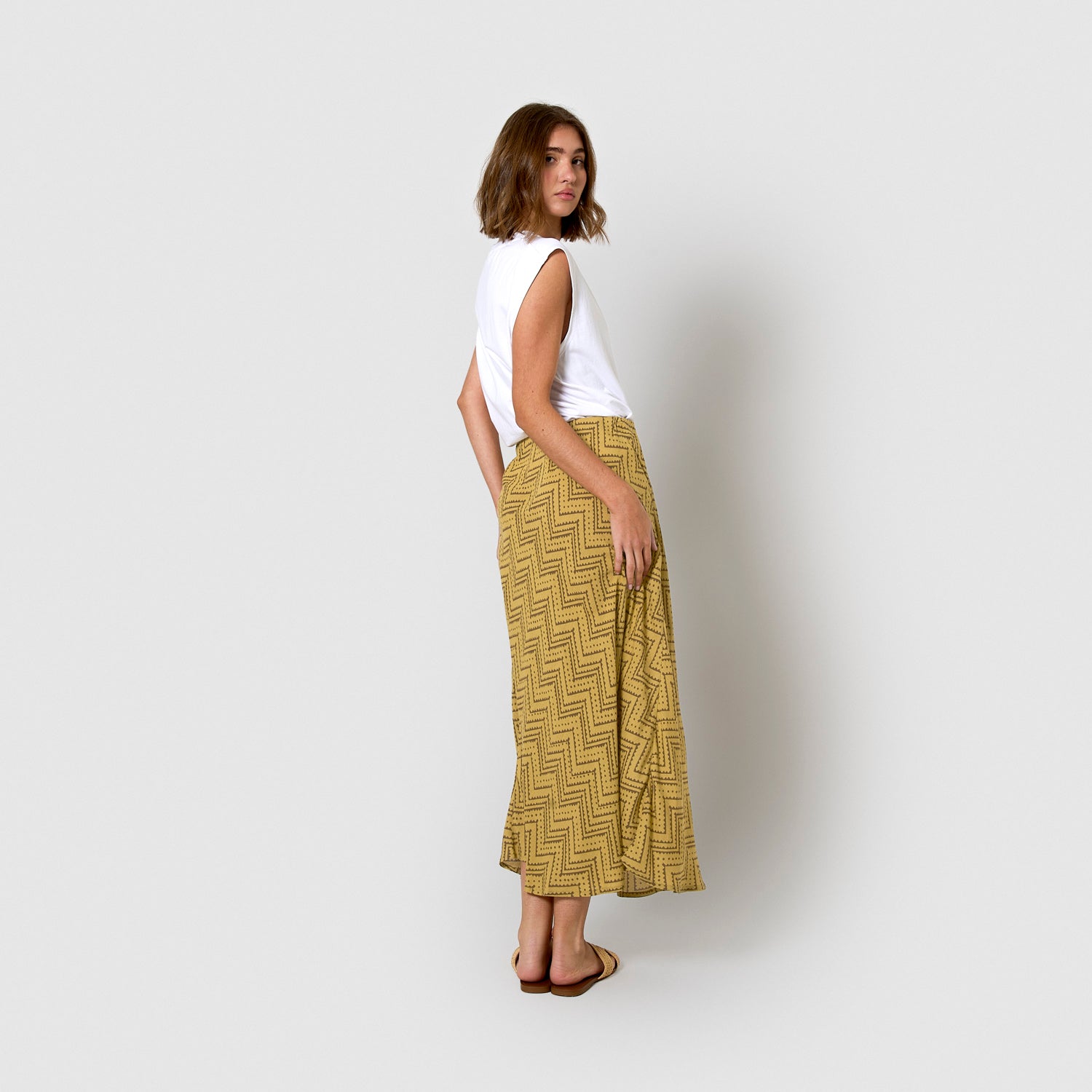 Falda midi viscosa bambula conwy verde pistacho