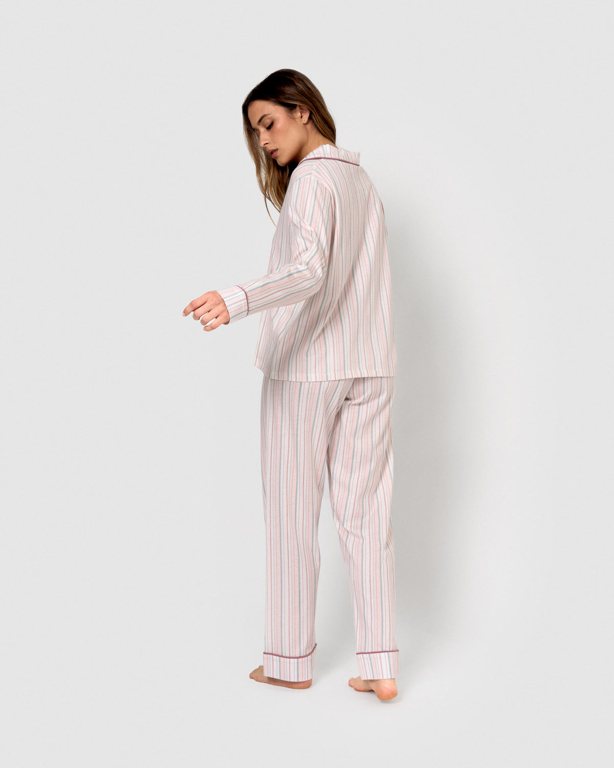 Pyjama long en coton style chemise, à rayures mauve/rose apaisantes
