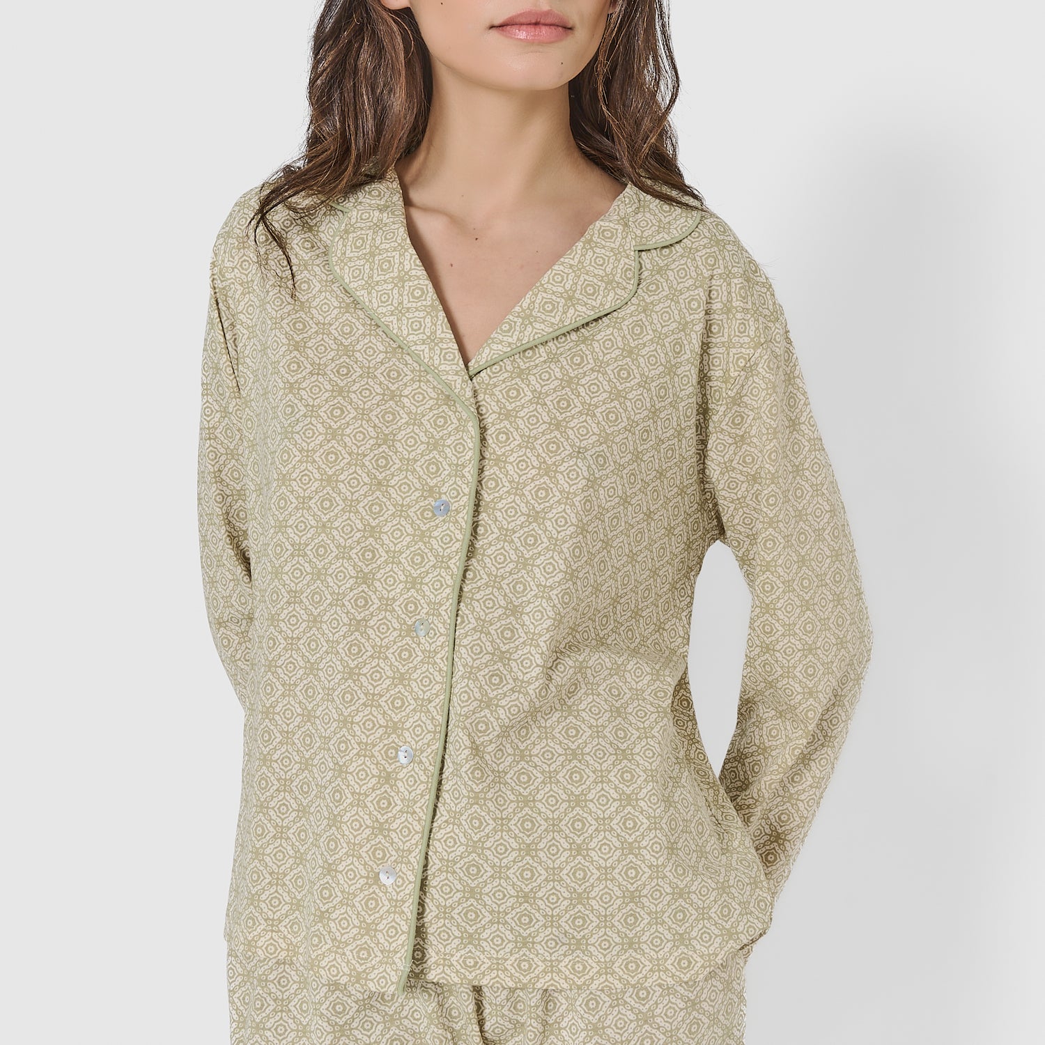 Pijama largo camisero algodón mandolia verde cacería