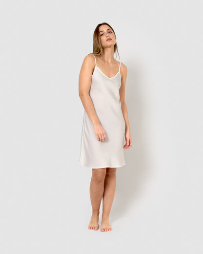 Nuova camicia da notte corta in raso naturale