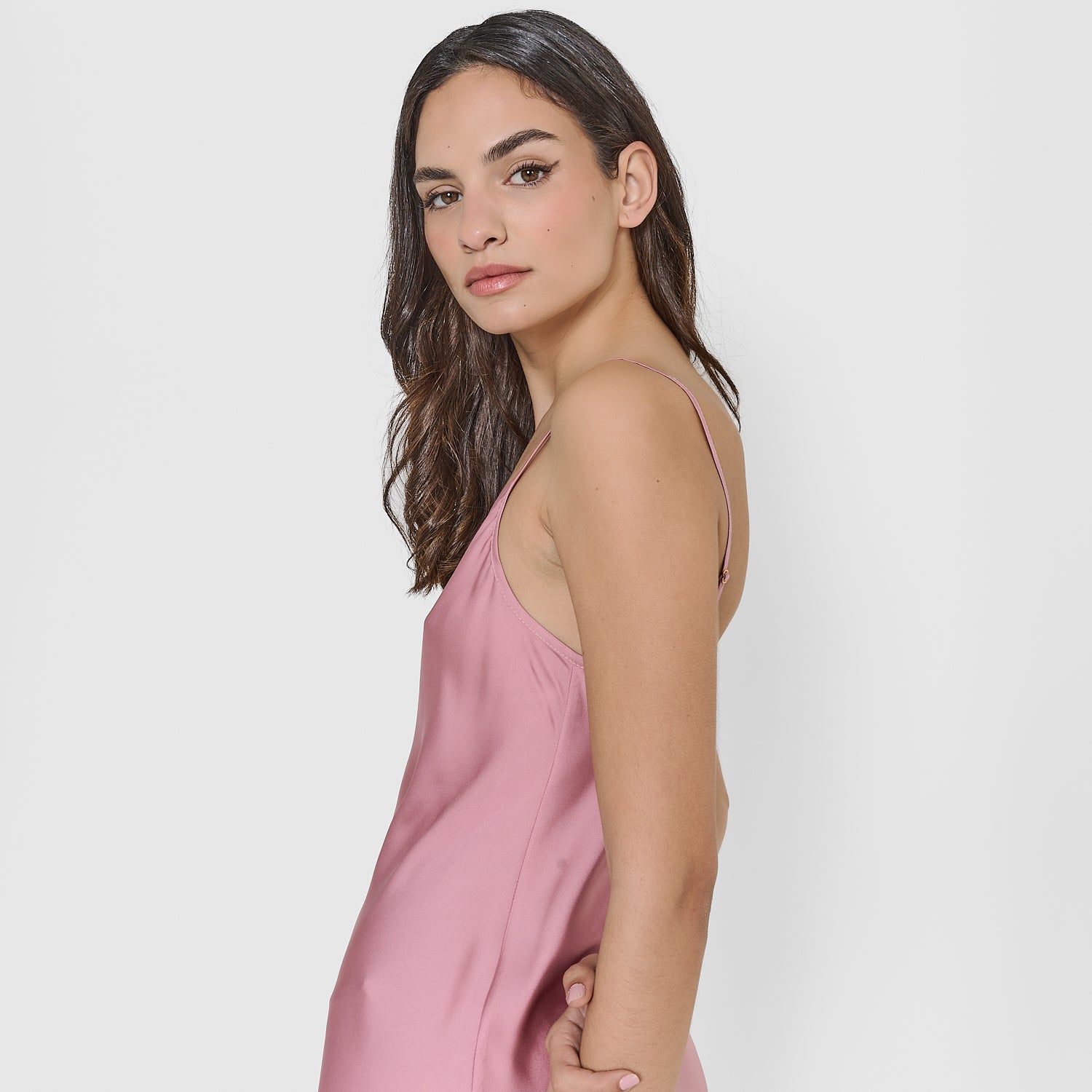 Nouvelle nuisette courte en satin mauve