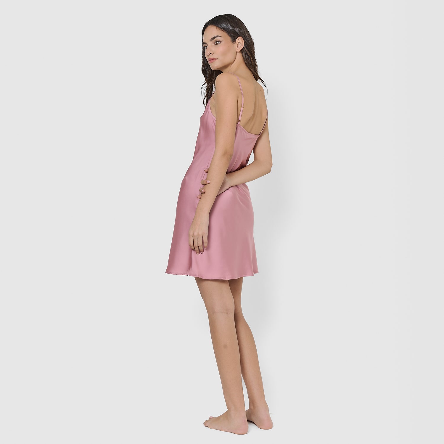 Nouvelle nuisette courte en satin mauve