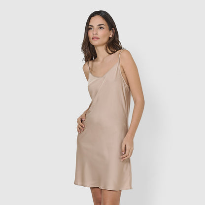 Nuova camicia da notte in raso beige