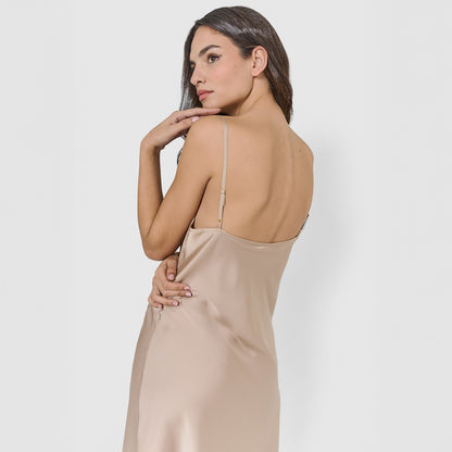 Nuova camicia da notte in raso beige