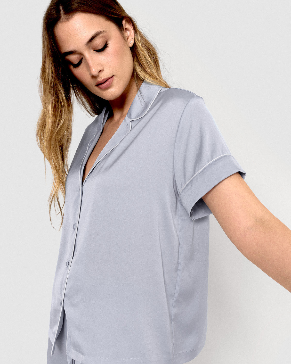 Short-sleeved satin pajamas, plain light blue