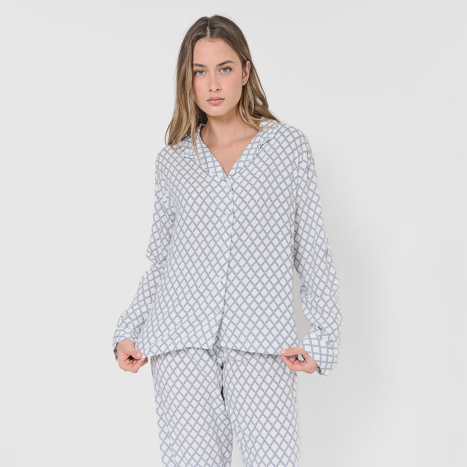 Pijama largo camisero de viscosa picota índigo