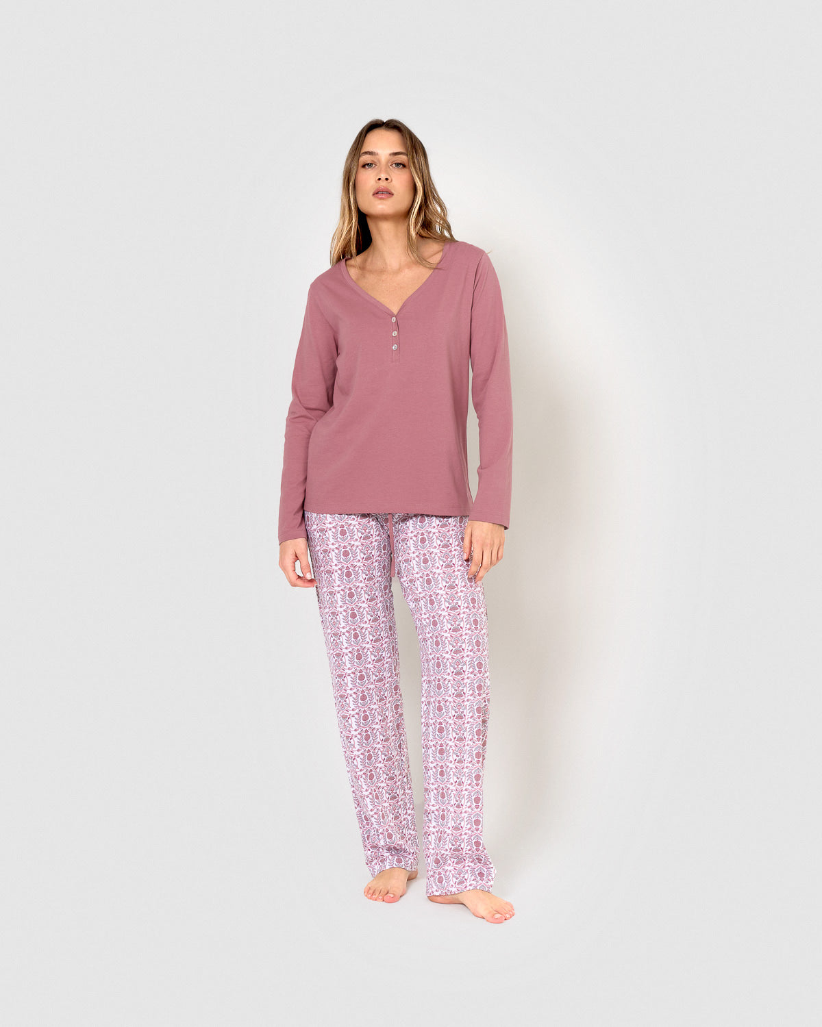 Pijama largo de algodón con escote pico mia rosa
