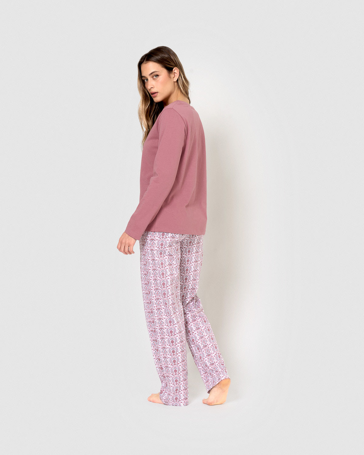 Pijama largo de algodón con escote pico mia rosa