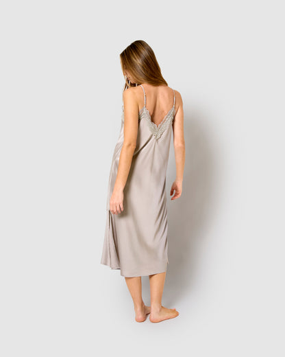Camisón midi satén gris
