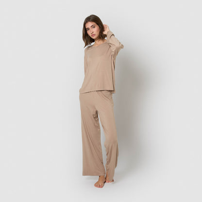 Pijama largo de viscosa arena