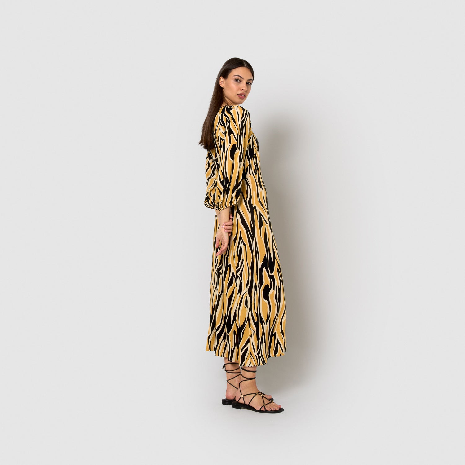 Vestido midi de viscose, bege/preto, cor Europa