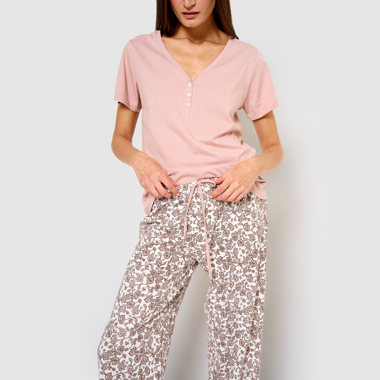 Meghan pale pink cotton long pajamas with short sleeves and V-neck