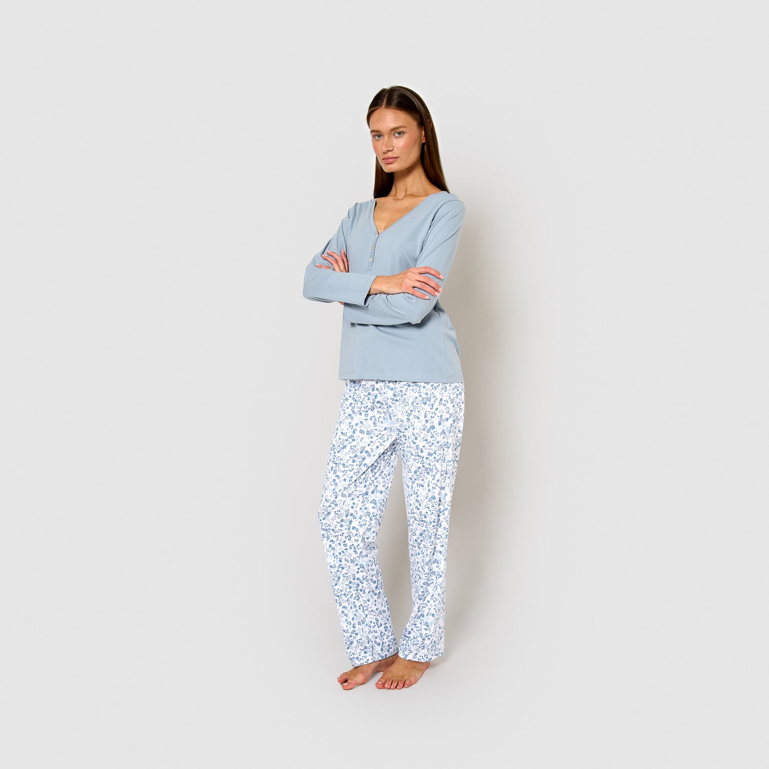 Pigiama lungo in cotone blu cayetana con scollo a v