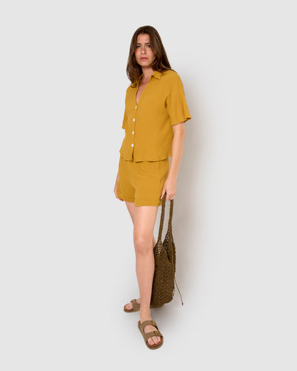 Set de camisa y short de algodón lino ocre