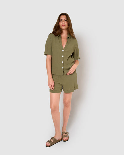 Set de camisa y short de algodón lino verde cacería