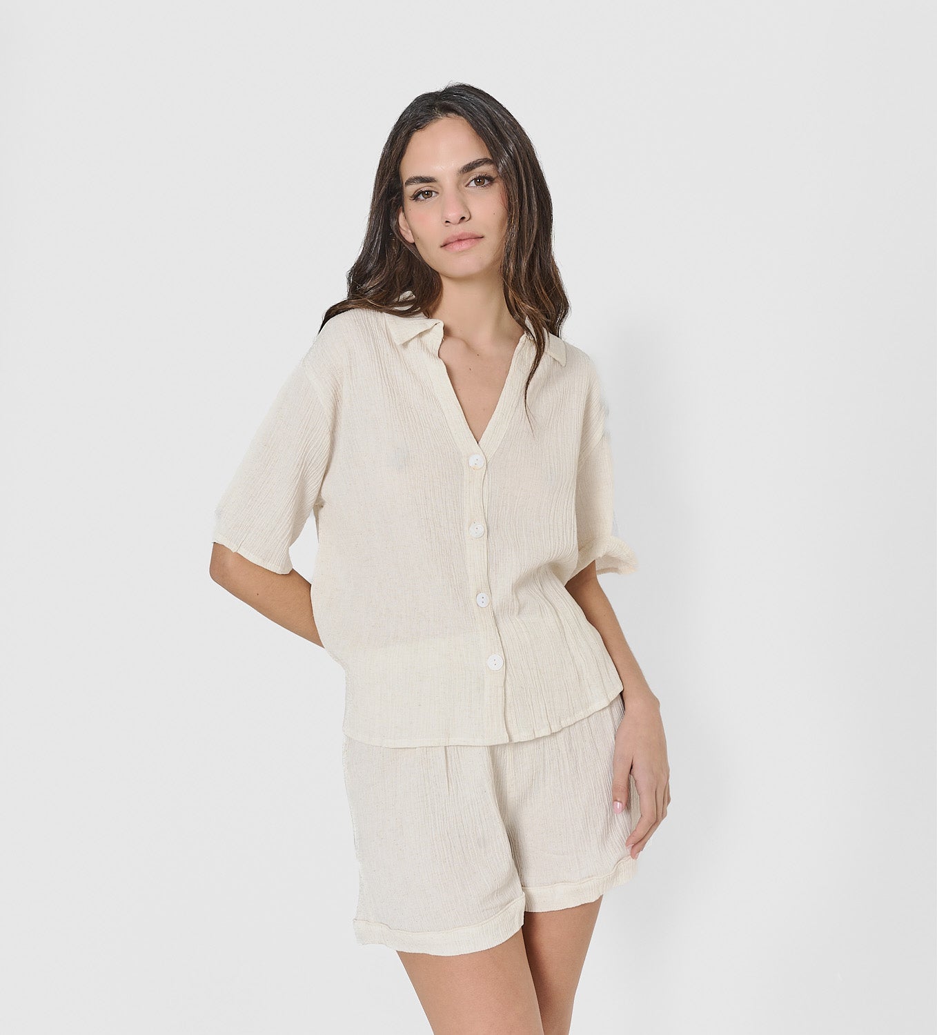 Set de camisa y short de algodón natural