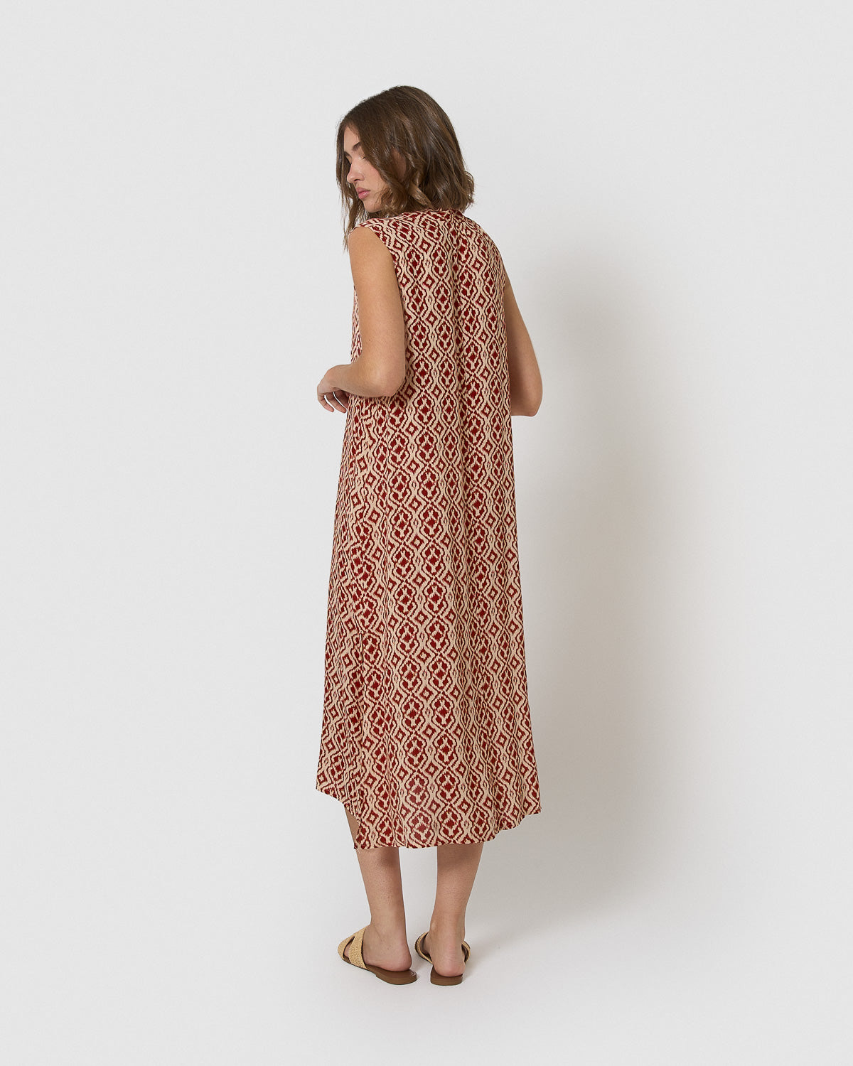Vestido midi bambula detalles plisados costwolds teja