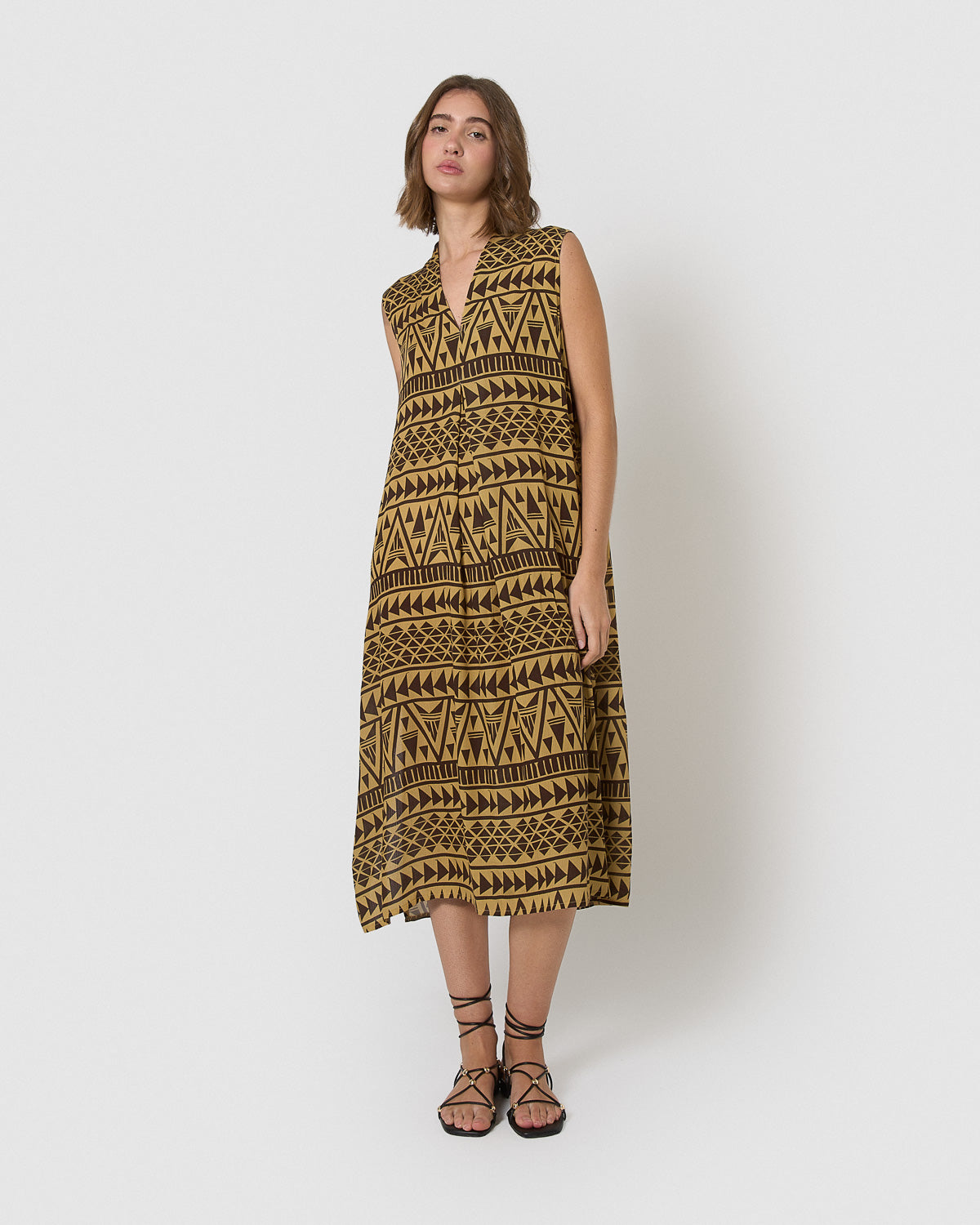 Vestido midi bambula detalles plisados indi marrón