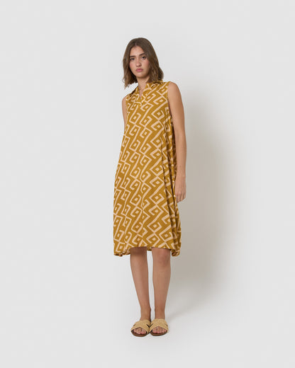 Vestido corto cuello pico bambula detalles plisados baladi limón