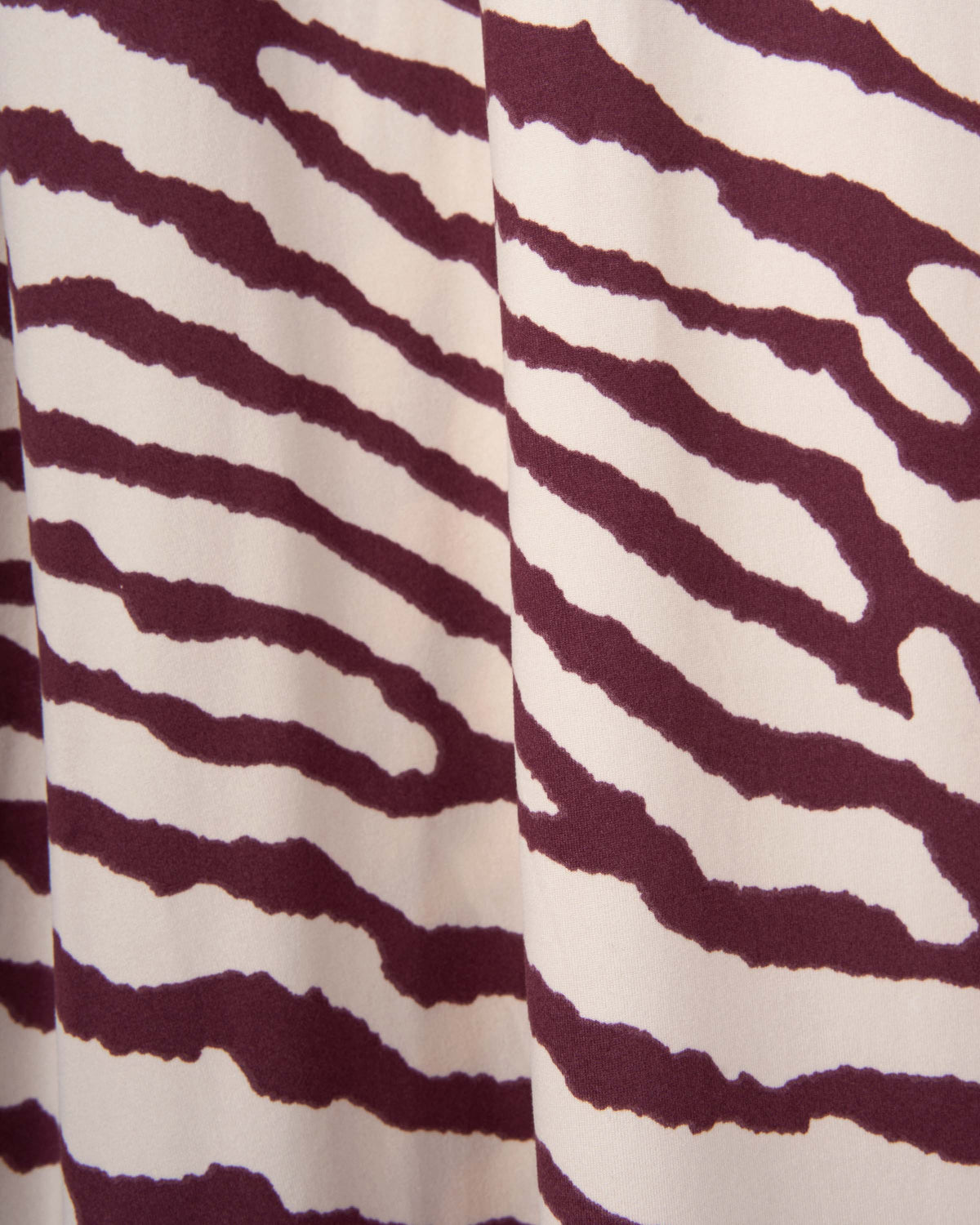 Saia midi em viscose evasé soft rodas bordô