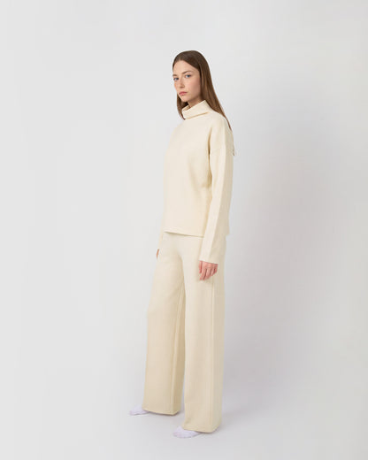 Pantalone lungo con pinces fluido naturale