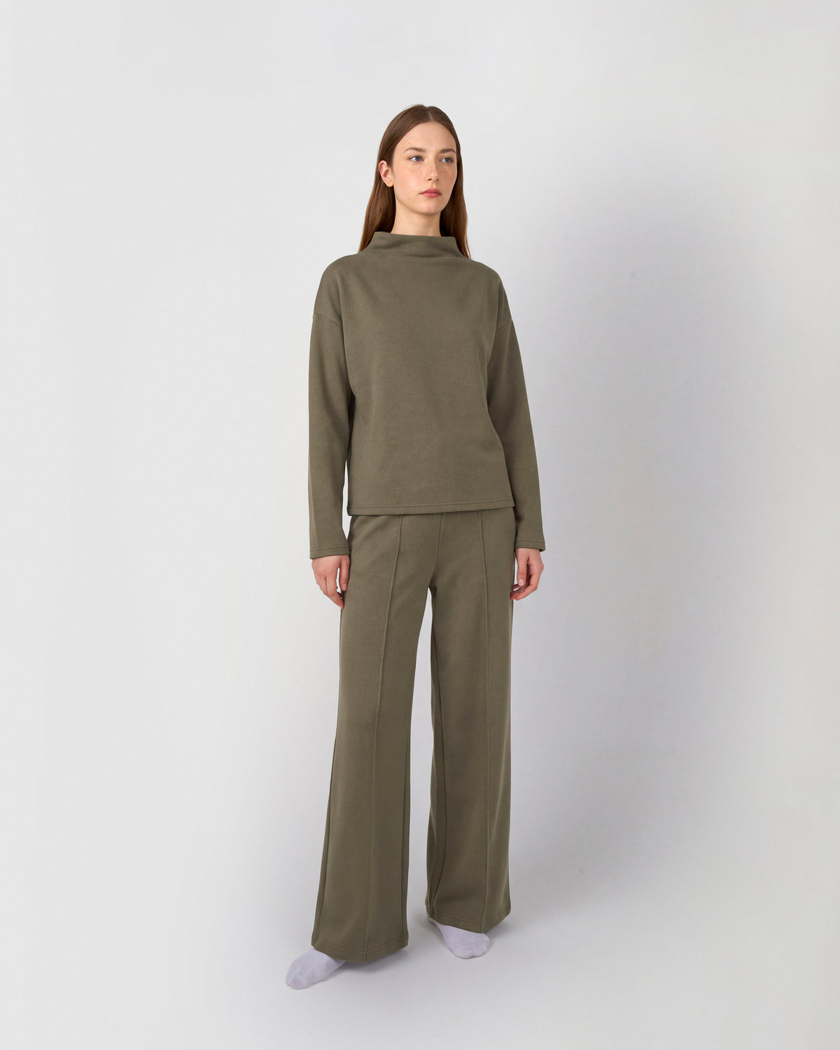 Set pantalón pinza sudadera drapeada verde cacería