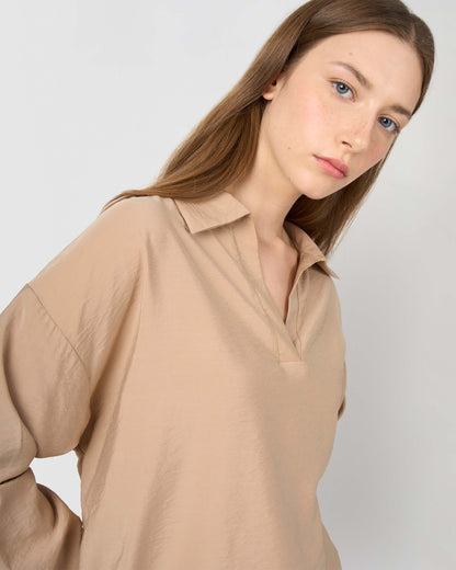 Set blusa pantalón liso beige