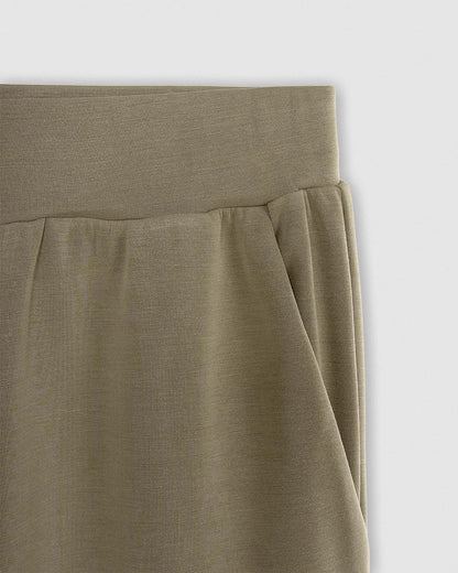 Pantalón largo fluido liso verde cacería
