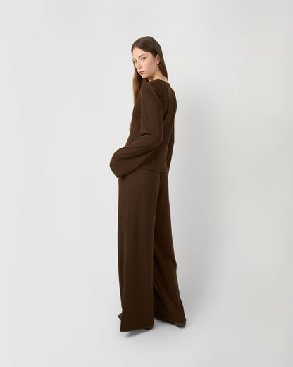Pantalón largo pinzas angorina liso chocolate
