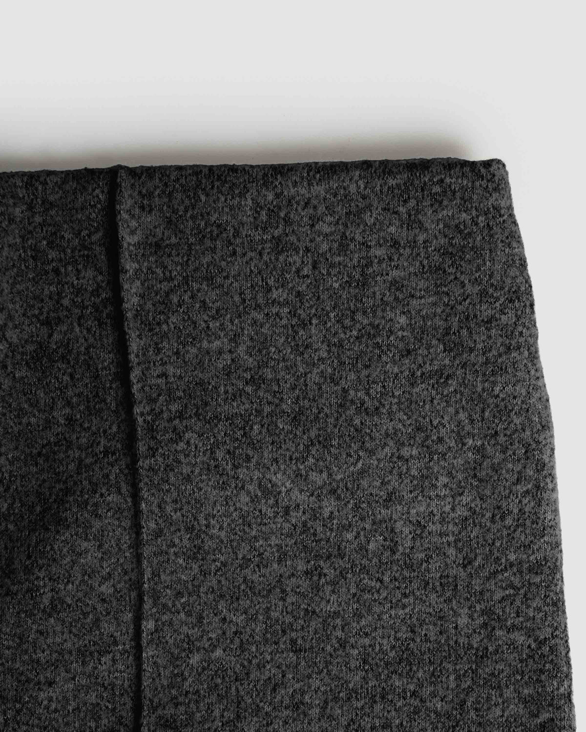 Pantalón largo pinzas angorina liso gris marengo