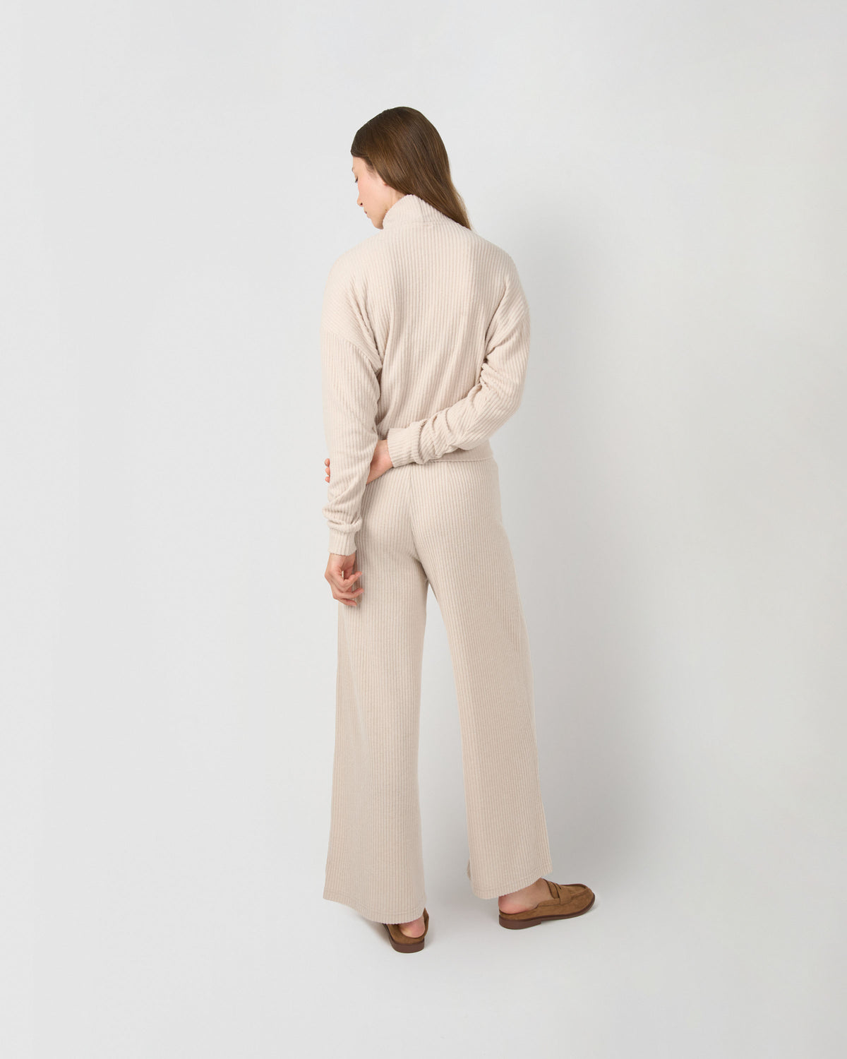 Pantalón largo ancho canalé beige