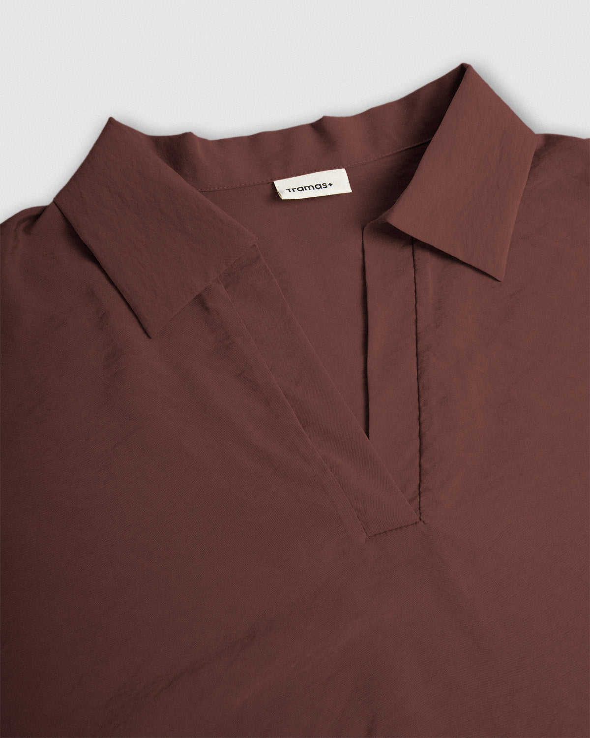 Blusa solapa lisa tinto