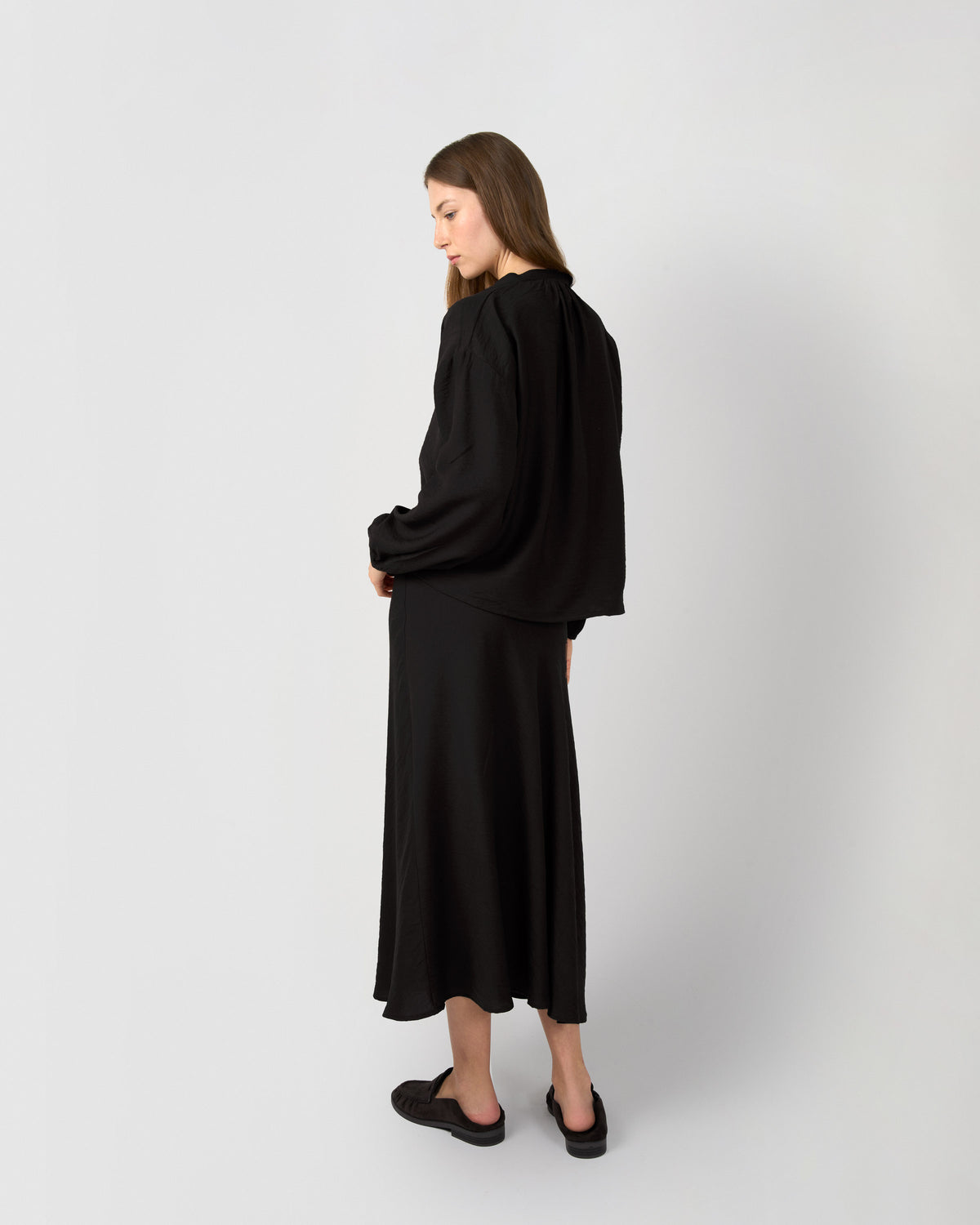 Set blusa falda midi viscosa lisa negro