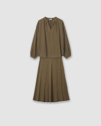Set blusa y falda midi viscosa lisa verde