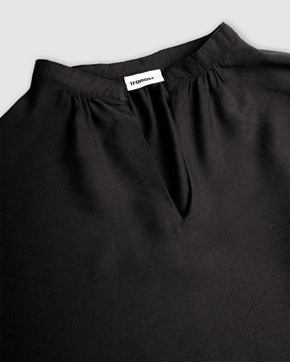 Blusa viscosa cuello pico negro