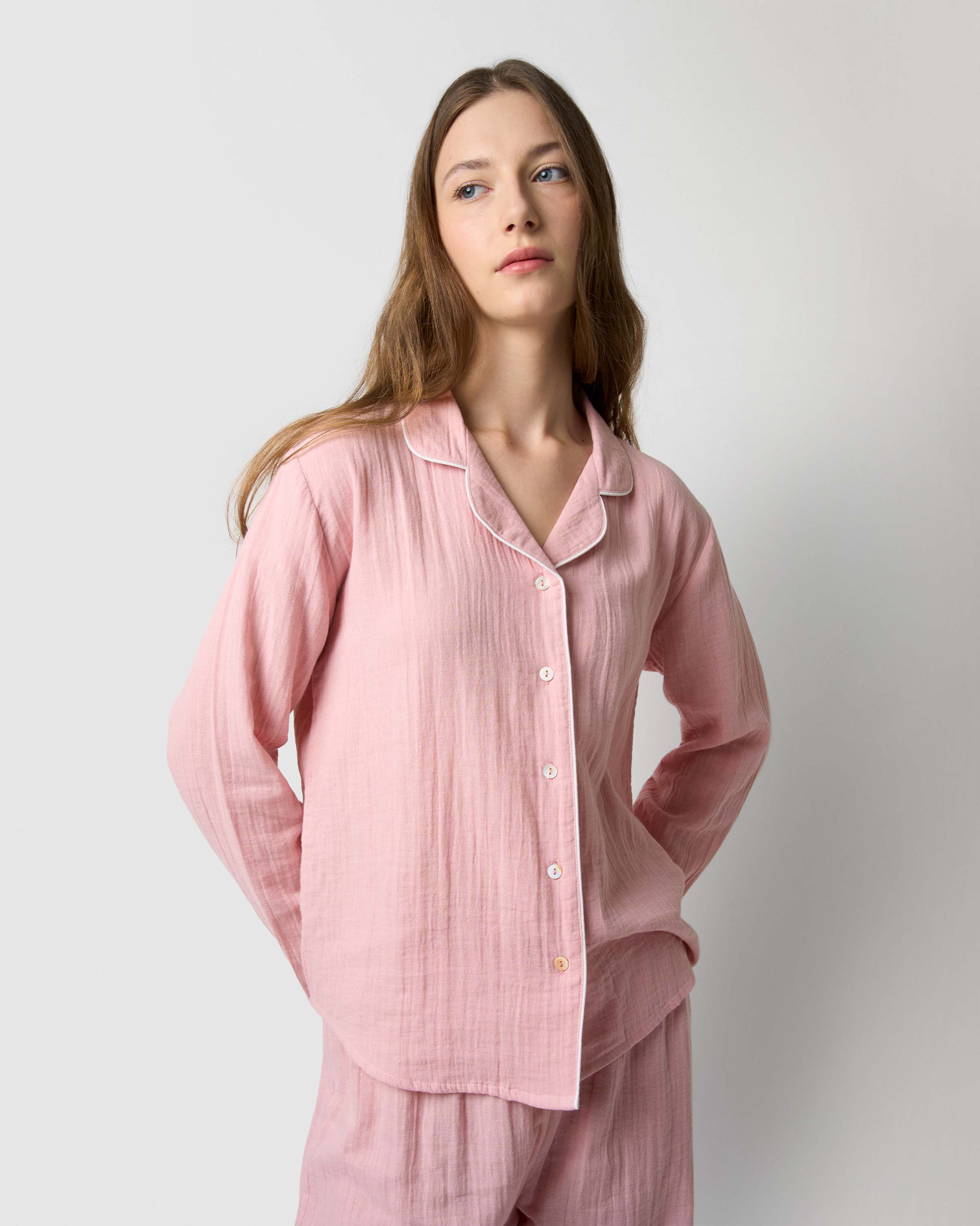 Pijama largo camisero muselina rosa claro