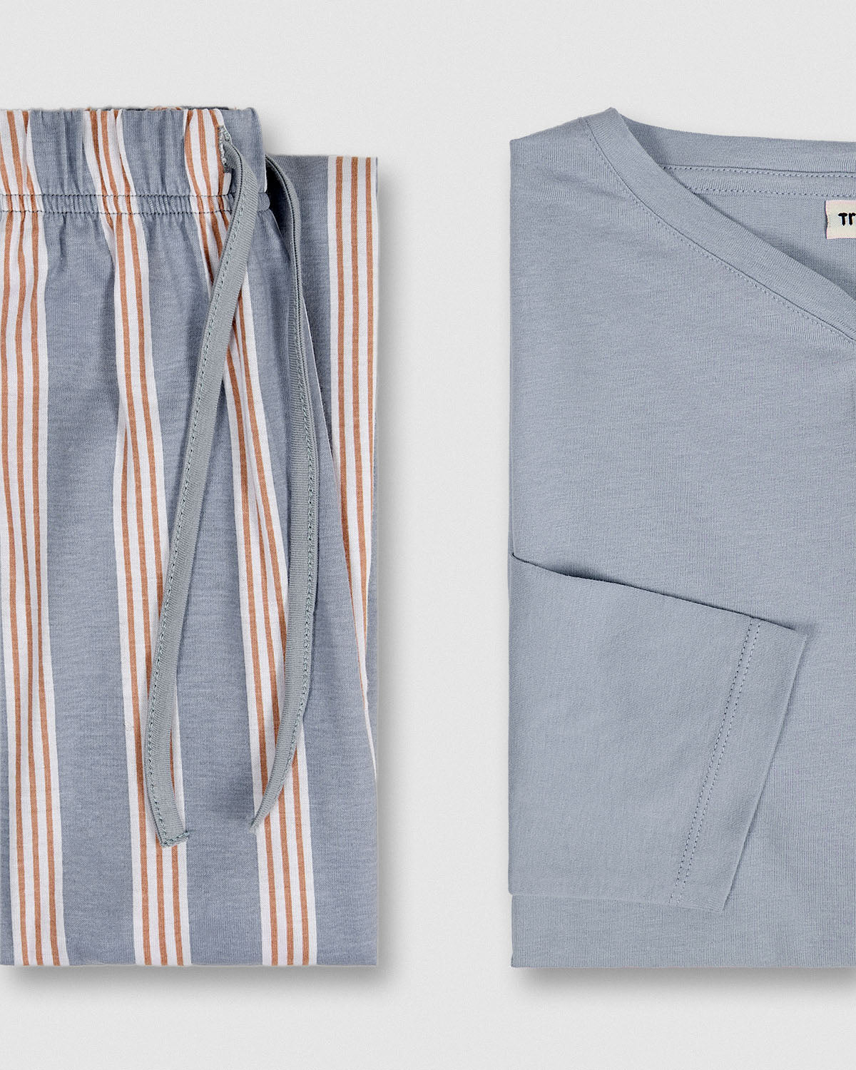 Pijama largo de algodón con escote pico raya zena celeste