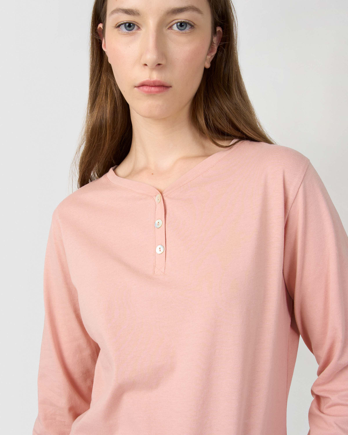 Pijama largo de algodón con escote pico raya zuri rosa
