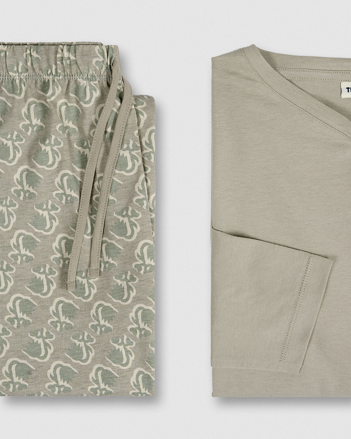 Pijama largo de algodón con escote pico yota verde