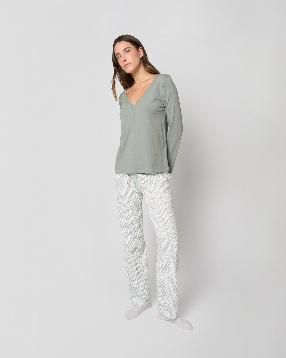 Pijama largo de algodón con escote pico nerdana verde menta