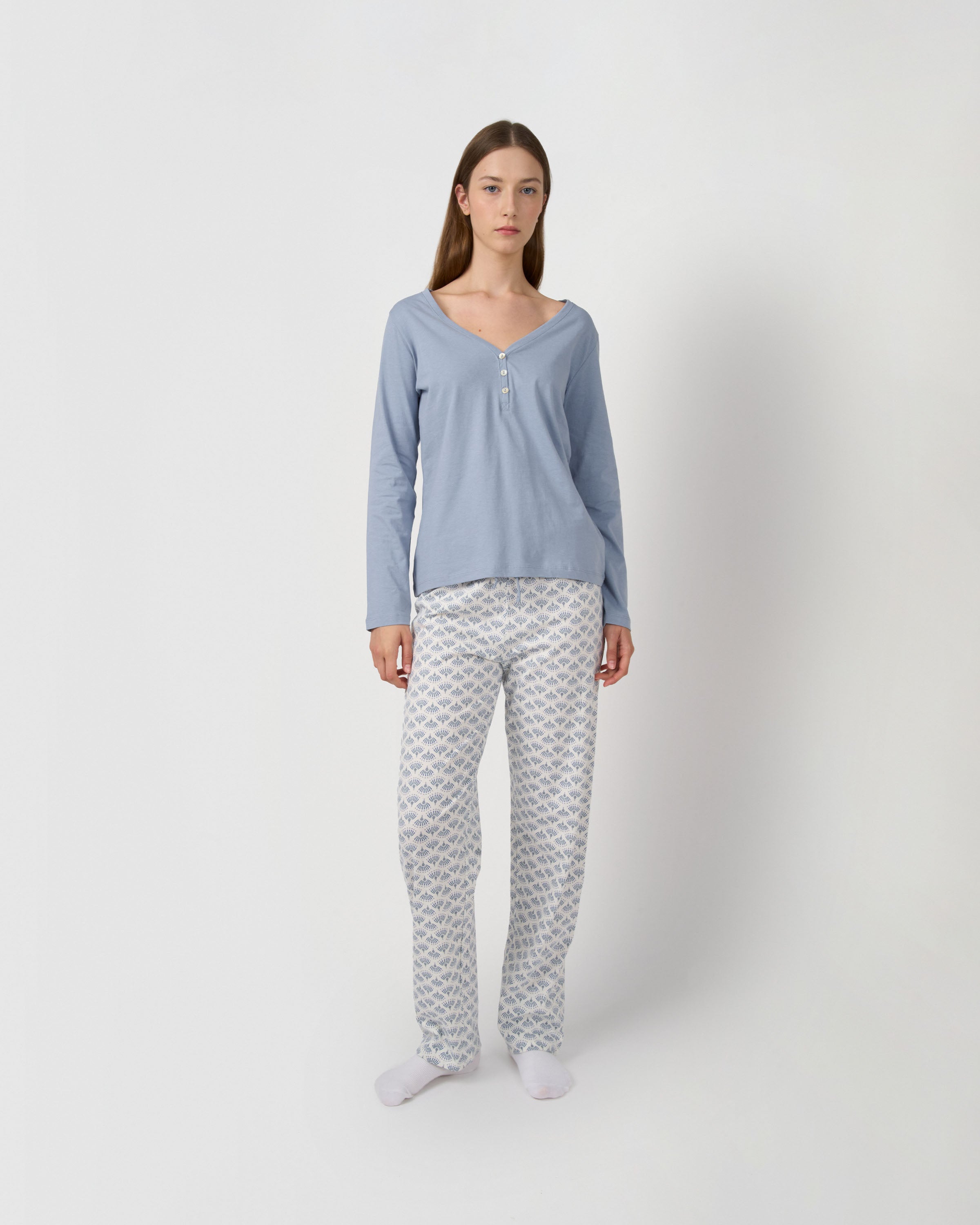 Pijama largo de algodón con escote pico arubi azul